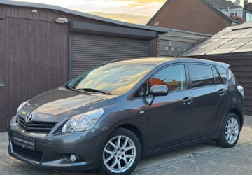 Toyota Verso 63.000 km 9.900 &euro; Duisburg 47179