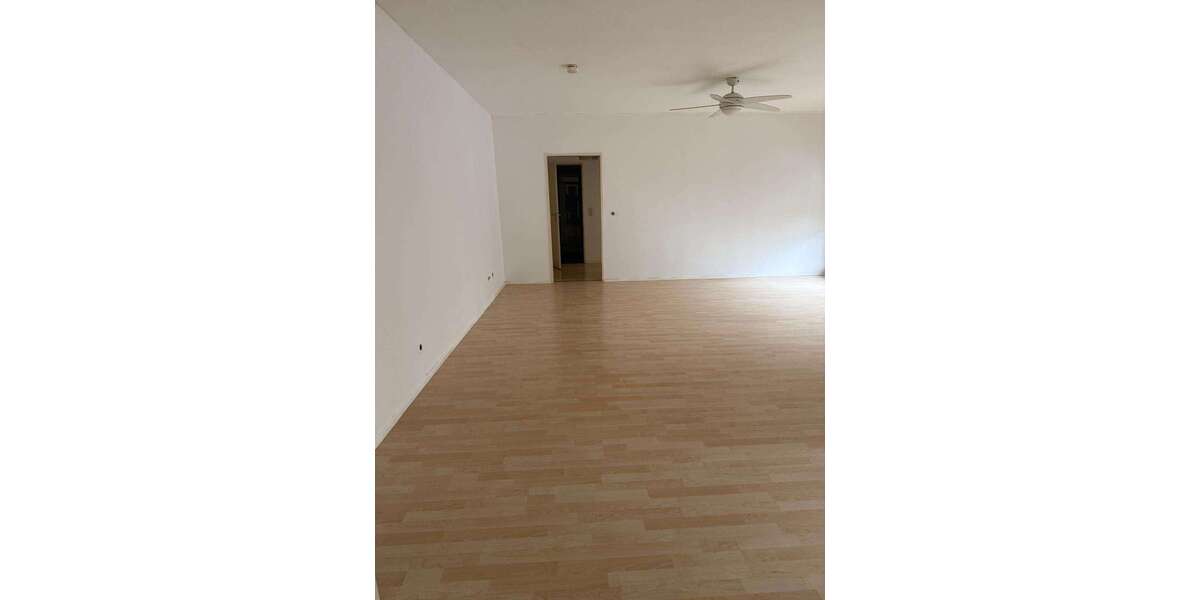 Etagenwohnung Krefeld Krefeld-Mitte - 2 Zimmer, 79 m&sup2;, 629&euro; | Angebot:26795861